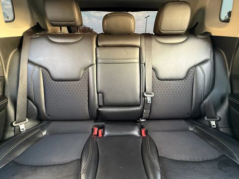 Used 2019 Jeep Compass Latitude w/ Cold Weather Group AWD/4WD image 22