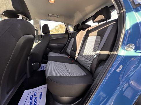 Used 2022 Hyundai Kona SE image 19