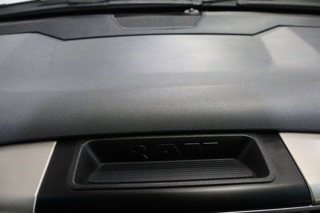 Used 2015 RAM 3500 SLT AWD/4WD image 46