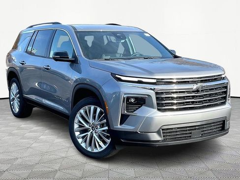 New 2026 Chevrolet Traverse LT w/ Driver Confidence Package FWD image 2