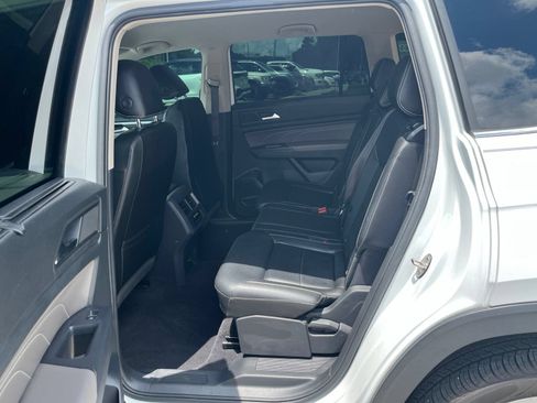 Used 2021 Volkswagen Atlas SE w/ Towing Package FWD image 29