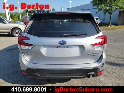 Used 2022 Subaru Forester Limited AWD/4WD image 5