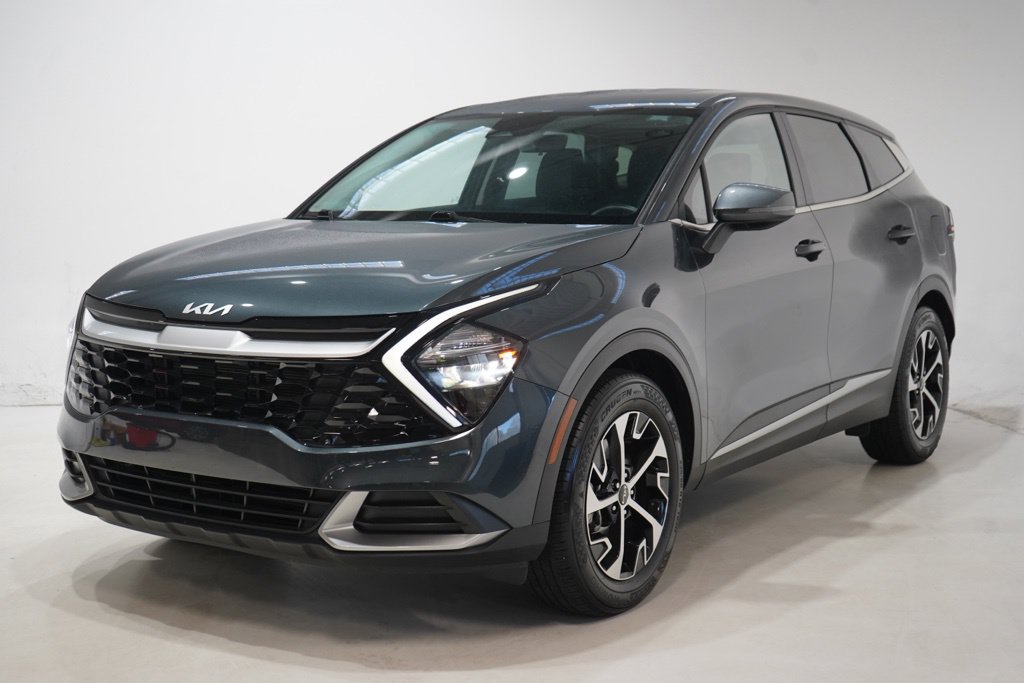 Used 2023 Kia Sportage EX FWD image 3