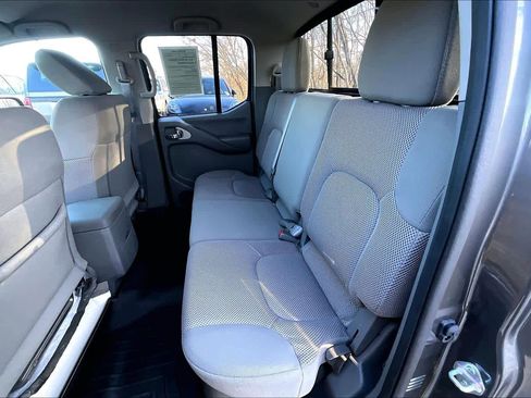 Used 2021 Nissan Frontier SV w/ Midnight Edition Floor Mats AWD/4WD image 19