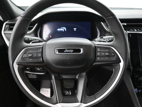 Used 2024 Jeep Grand Cherokee L Laredo image 14