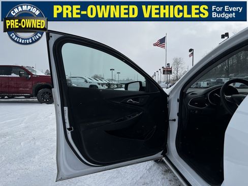 Used 2022 Chevrolet Malibu LT image 14