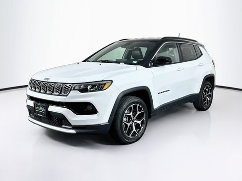Used 2025 Jeep Compass Limited AWD/4WD image 3
