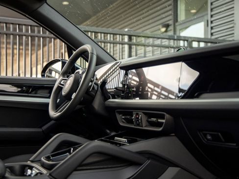 New 2026 Porsche Cayenne S image 48