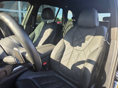 Used 2025 BMW X5 xDrive40i w/ M Sport Package AWD/4WD image 9