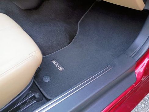 Used 2020 MAZDA MX-5 Miata RF Grand Touring RWD image 60