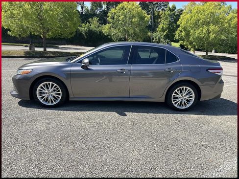 Used 2020 Toyota Camry XLE w/ Navigation Package AWD/4WD image 4