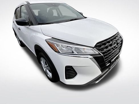 Certified 2025 Nissan Kicks Play S image 10