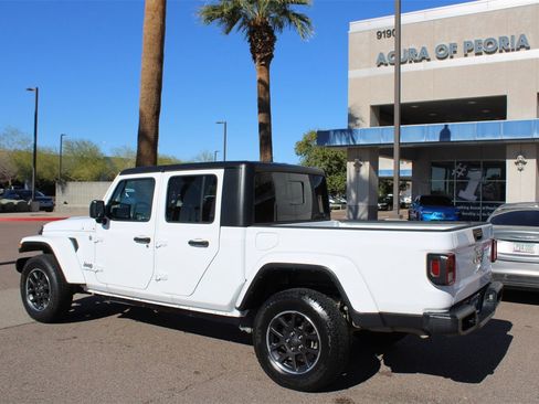 Used 2023 Jeep Gladiator Overland image 3