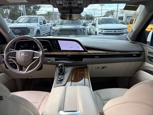 Used 2023 Cadillac Escalade Premium Luxury Platinum image 8