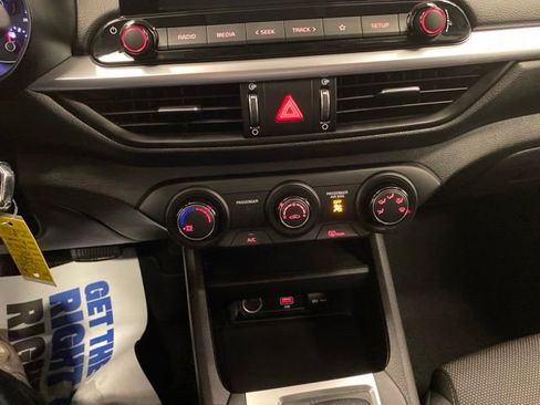 Used 2023 Kia Forte LXS w/ LXS Technology Package FWD image 13