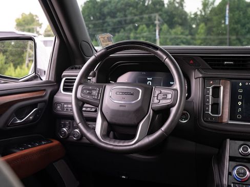 Used 2024 GMC Yukon Denali Ultimate AWD/4WD image 40