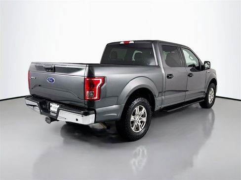 Used 2017 Ford F150 XLT image 5