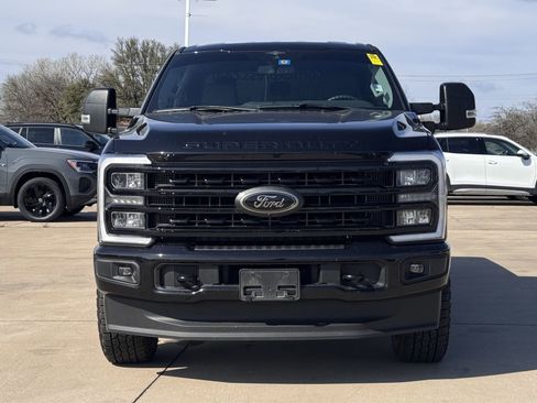 Used 2023 Ford F250 XLT w/ Black Appearance Package image 9