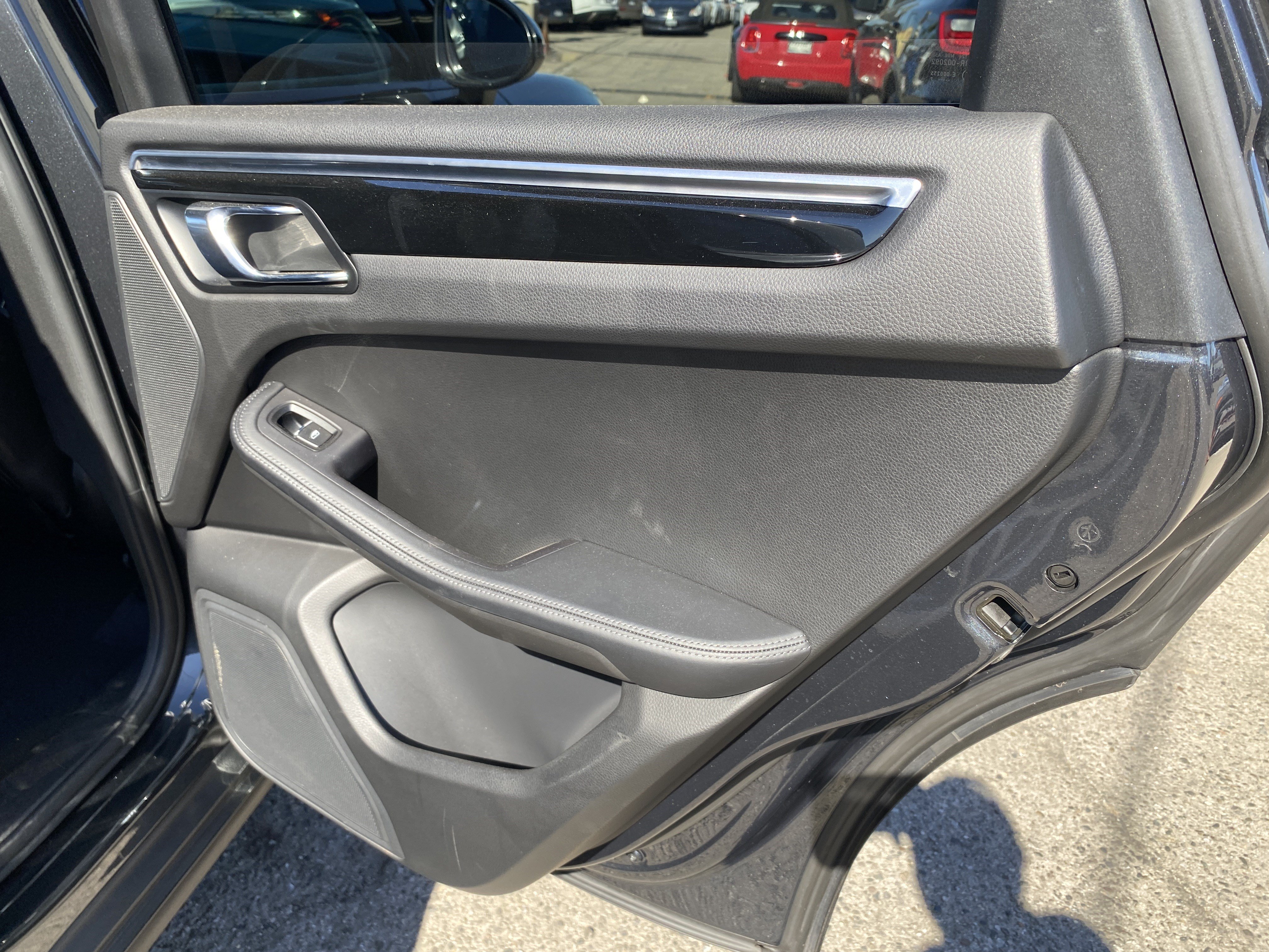 Used 2017 Porsche Macan AWD/4WD image 19