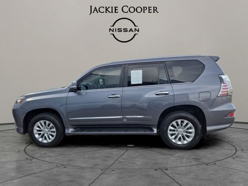 Used 2019 Lexus GX 460 image 2