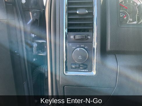 Used 2018 RAM 1500 Laramie w/ Convenience Group AWD/4WD image 19