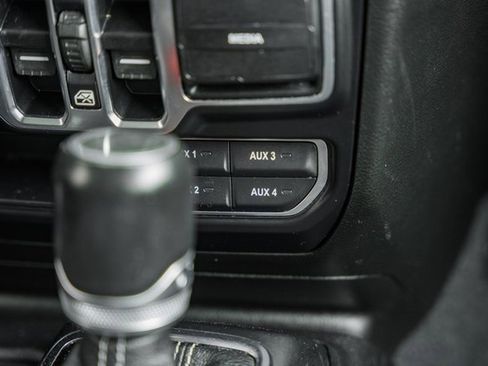 Used 2020 Jeep Gladiator Overland image 32