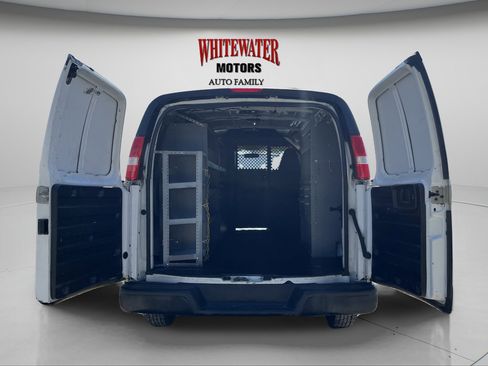 Used 2017 Chevrolet Express 2500 image 10