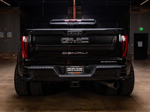 Used 2026 GMC Sierra 3500 Denali Ultimate AWD/4WD image 6