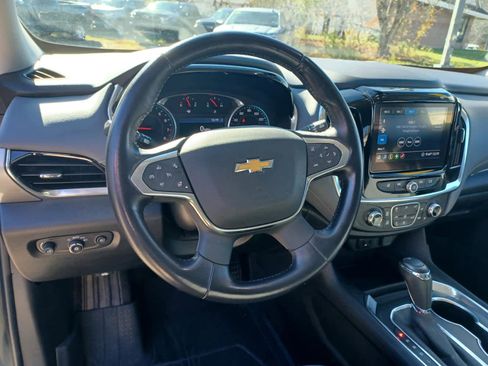 Used 2020 Chevrolet Traverse LT w/ Driver Confidence II Package image 9