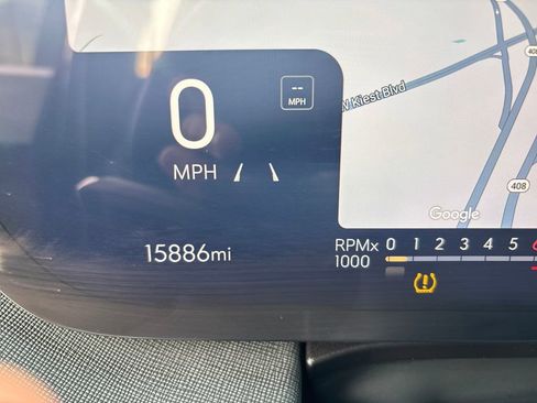 Used 2025 Buick Enclave Preferred image 17