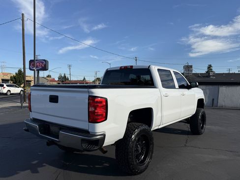 Used 2018 Chevrolet Silverado 1500 LT w/ LT Eassist Package AWD/4WD image 3