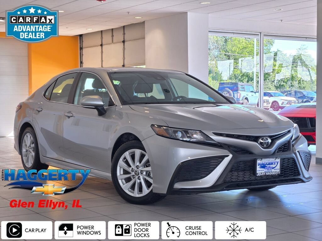 Used 2024 Toyota Camry SE FWD image 1