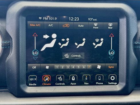 Certified 2023 Jeep Wrangler Unlimited Rubicon 4xe w/ Cold Weather Group AWD/4WD image 17