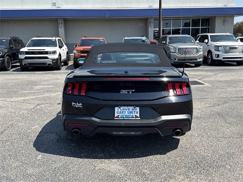 Used 2024 Ford Mustang GT Premium image 8