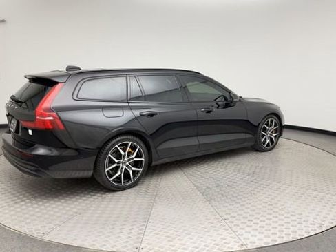 Certified 2025 Volvo V60 T8 Polestar image 2