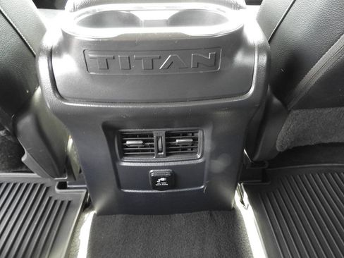 Used 2018 Nissan Titan SL w/ Chrome Package AWD/4WD image 25