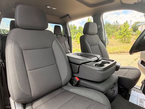 Used 2024 Chevrolet Silverado 1500 Custom Trail Boss w/ LPO, Dark Essentials Package AWD/4WD image 32
