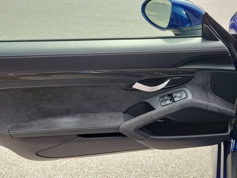 Certified 2020 Porsche 718 Cayman GT4 RWD image 21