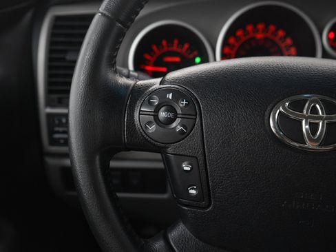 Used 2010 Toyota Sequoia SR5 AWD/4WD image 26
