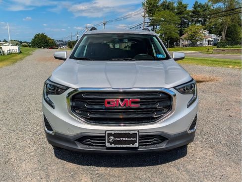 Used 2019 GMC Terrain SLE w/ Driver Convenience Package AWD/4WD image 2