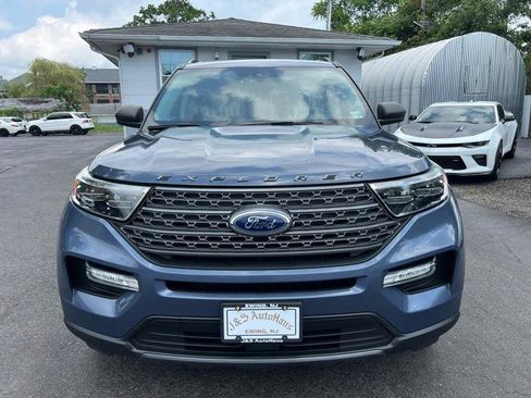 Used 2021 Ford Explorer XLT w/ Equipment Group 202A AWD/4WD image 2