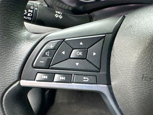 Used 2024 Nissan Sentra SV image 8