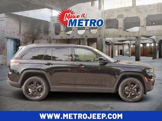 Used 2023 Jeep Grand Cherokee Limited w/ Luxury Tech Group II AWD/4WD video 1