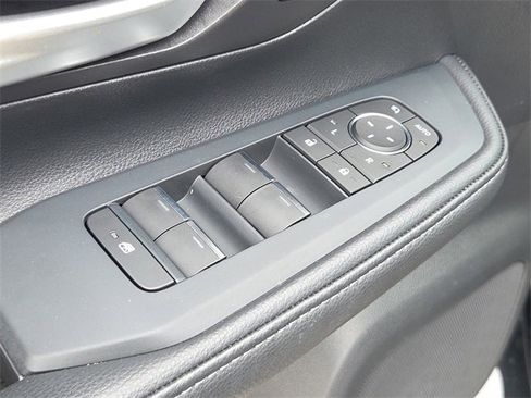 Used 2025 Toyota Grand Highlander Limited image 18