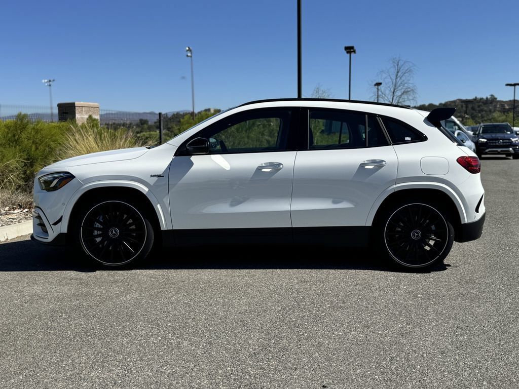 Used 2025 Mercedes-Benz GLA 35 AMG 4MATIC image 12
