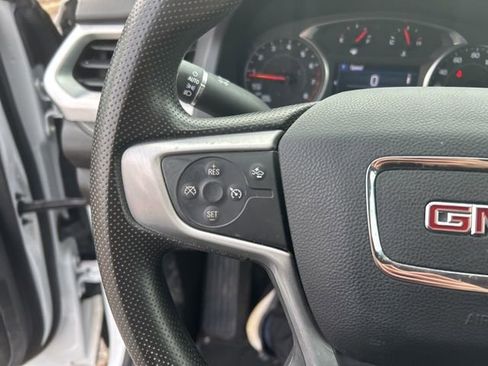 Used 2023 GMC Acadia SLE w/ Driver Convenience Package image 13