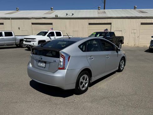 Used 2013 Toyota Prius Two FWD image 9