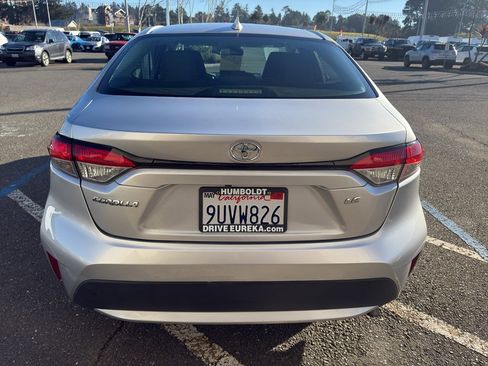 Used 2022 Toyota Corolla LE image 16
