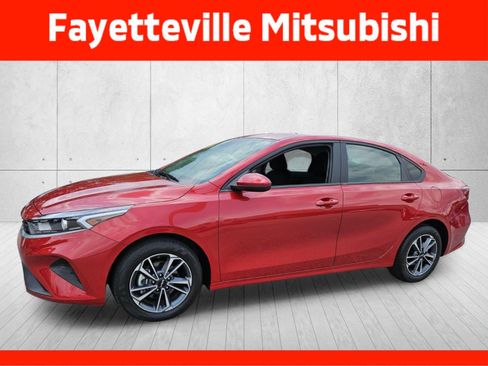 Used 2024 Kia Forte LXS FWD image 3
