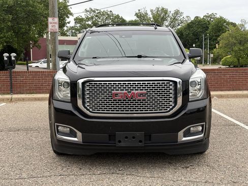 Used 2015 GMC Yukon XL Denali w/ Touring Package AWD/4WD image 7